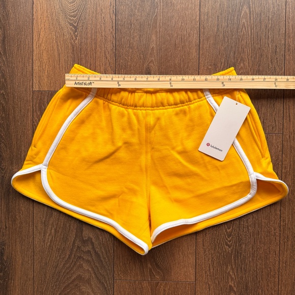 lululemon Scuba Mid-Rise Oversized Short - Picture 8 of 10